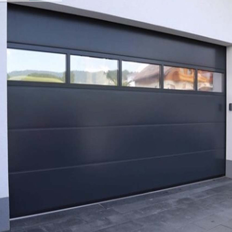 Porte de garage sur mesure avec fenêtre perspective