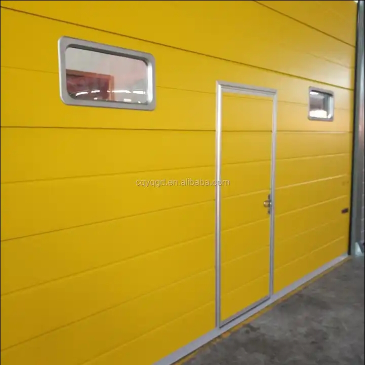 Porte de garage commerciale aérienne sectionnelle industrielle avec ouvre-porte électrique