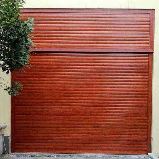 La porte de volet roulant de garage rétro à la mode en grain de bois peut être personnalisée