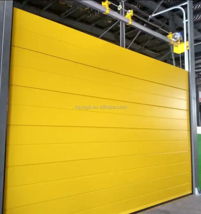 Porte de garage commerciale aérienne sectionnelle industrielle avec ouvre-porte électrique